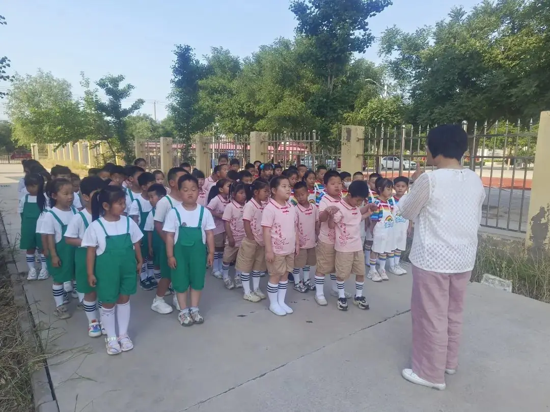 初探小学,礼遇成长——南皋店幼儿园 第2张 初探小学,礼遇成长——南皋店幼儿园 第2张