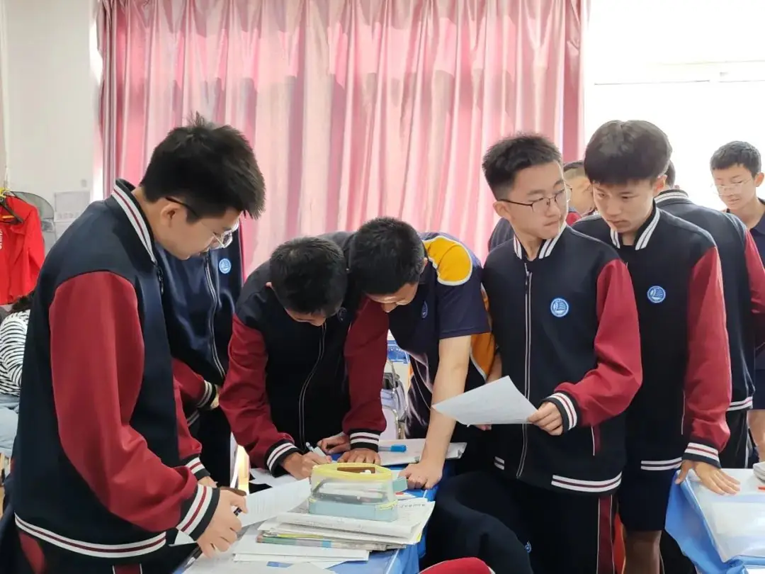 聚焦新中考 蓄力新突破—— 嘉汇中学开展省模后专题教学研讨活动 第62张 聚焦新中考 蓄力新突破—— 嘉汇中学开展省模后专题教学研讨活动 第62张