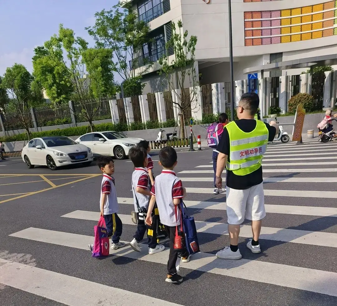 【值周】五月爱漫天 感恩正当时——稠江小学401中队值周展示 第14张 【值周】五月爱漫天 感恩正当时——稠江小学401中队值周展示 第14张