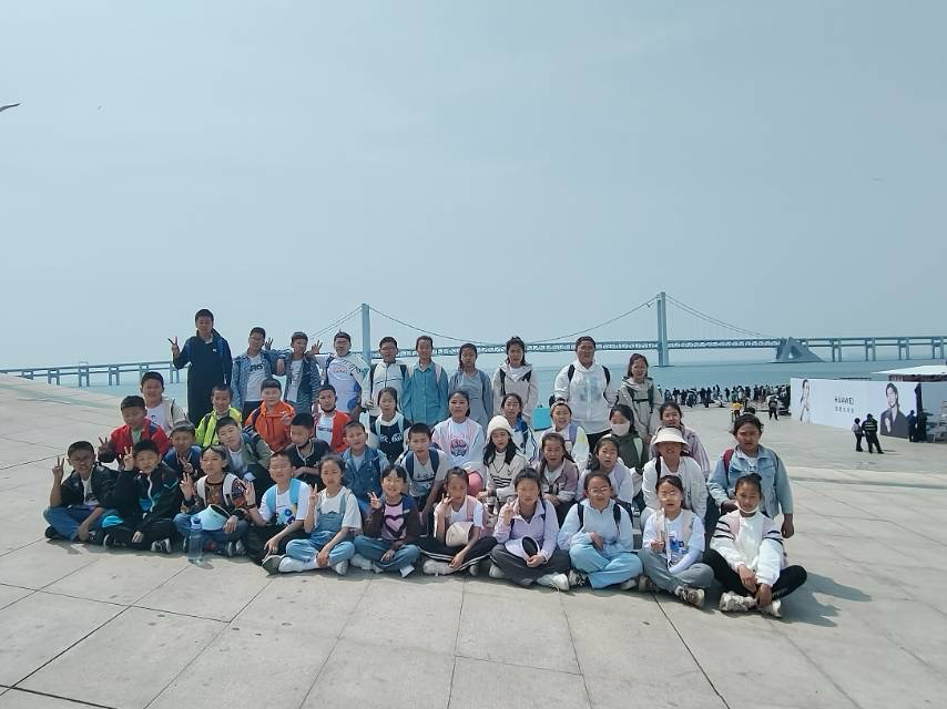 童心向党 追逐梦想——石河小学五(5)中队主题升旗课程 第6张 童心向党 追逐梦想——石河小学五(5)中队主题升旗课程 第6张