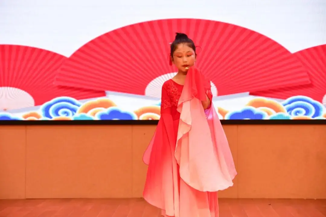 【课程育人】马鞍中心小学举行“童心向党 艺彩纷呈”校园文化艺术节暨第六届戏曲小梅花评比活动 第30张 【课程育人】马鞍中心小学举行“童心向党 艺彩纷呈”校园文化艺术节暨第六届戏曲小梅花评比活动 第30张