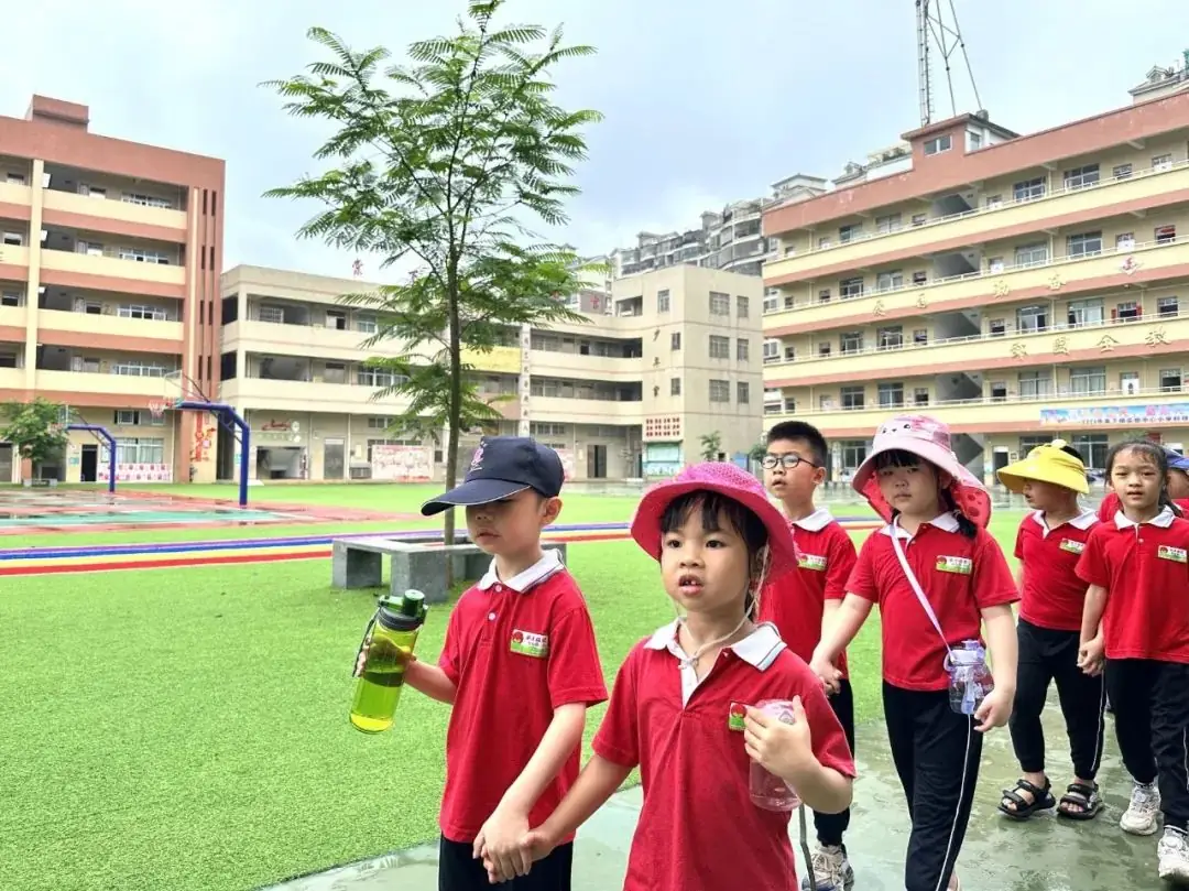“你好!小学”——江门市蓬江区英才成长幼儿园参观小学活动 第12张 “你好!小学”——江门市蓬江区英才成长幼儿园参观小学活动 第12张