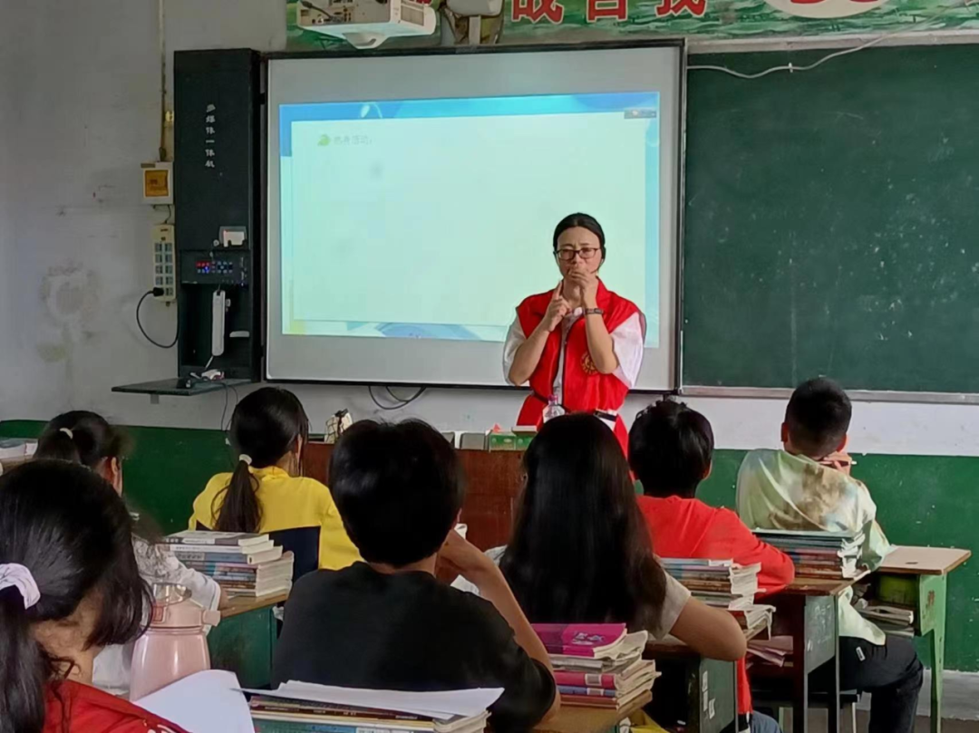 【校园之窗】大王镇小学:县精神文明办公室联合教体局到校开展“五课下乡.携手成长”志愿服务活动 第2张 【校园之窗】大王镇小学:县精神文明办公室联合教体局到校开展“五课下乡.携手成长”志愿服务活动 第2张