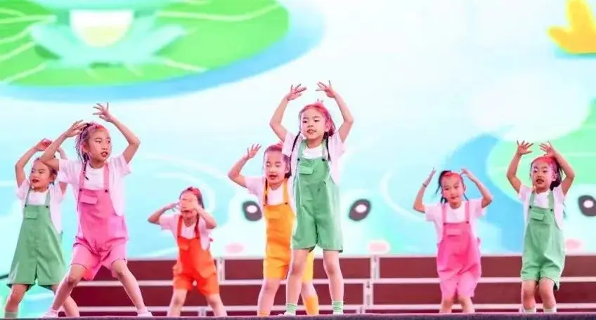 高新区第一小学举办第十四届“庆六一”七色光校园文化艺术节文艺晚会 第2张 高新区第一小学举办第十四届“庆六一”七色光校园文化艺术节文艺晚会 第2张