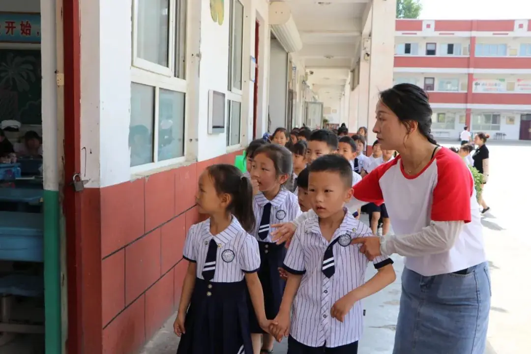 小学初体验、衔接零距离 | 后河镇中心小学邀请后河镇紫金幼儿园开展“幼升小”参观实践活动 第35张 小学初体验、衔接零距离 | 后河镇中心小学邀请后河镇紫金幼儿园开展“幼升小”参观实践活动 第35张
