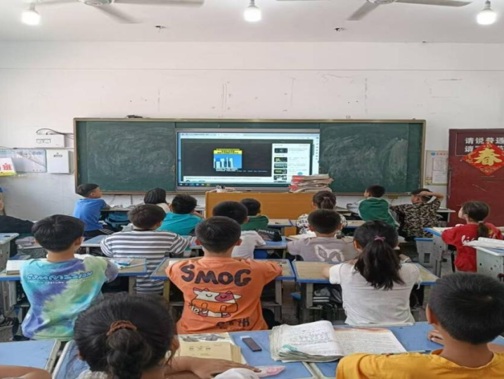 九霄逐梦,致敬英雄——原墙镇中心小学开展向航天英雄学习宣传教育活动 第14张 九霄逐梦,致敬英雄——原墙镇中心小学开展向航天英雄学习宣传教育活动 第14张
