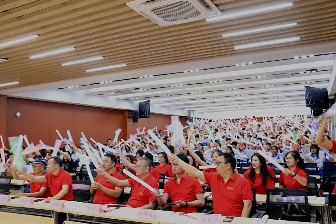 誓师大会酬壮志 全力以赴战中考 ——鹏山实验学校2024届中考冲刺30天誓师大会 第25张