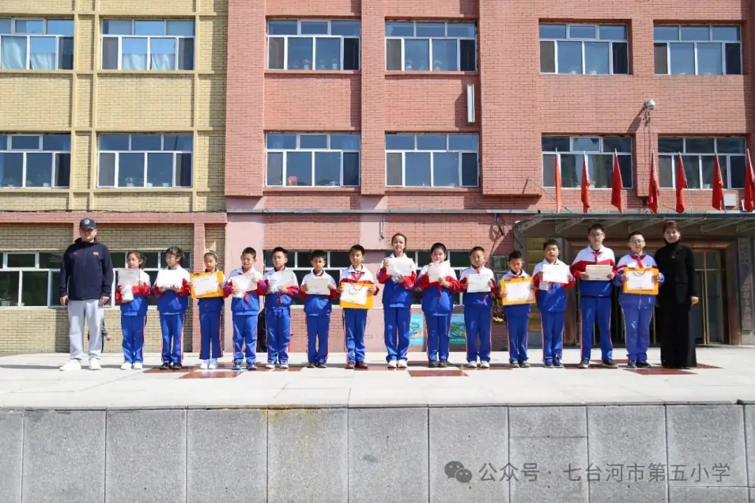 【第五小学•艺体】“乒”博奋进 展少年风采--第五小学举办迎庆“六•一”乒乓球比赛 第11张 【第五小学•艺体】“乒”博奋进 展少年风采--第五小学举办迎庆“六•一”乒乓球比赛 第11张