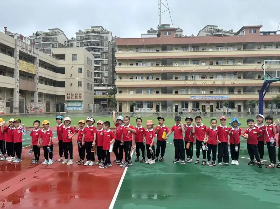 “你好!小学”——江门市蓬江区英才成长幼儿园参观小学活动 第11张 “你好!小学”——江门市蓬江区英才成长幼儿园参观小学活动 第11张