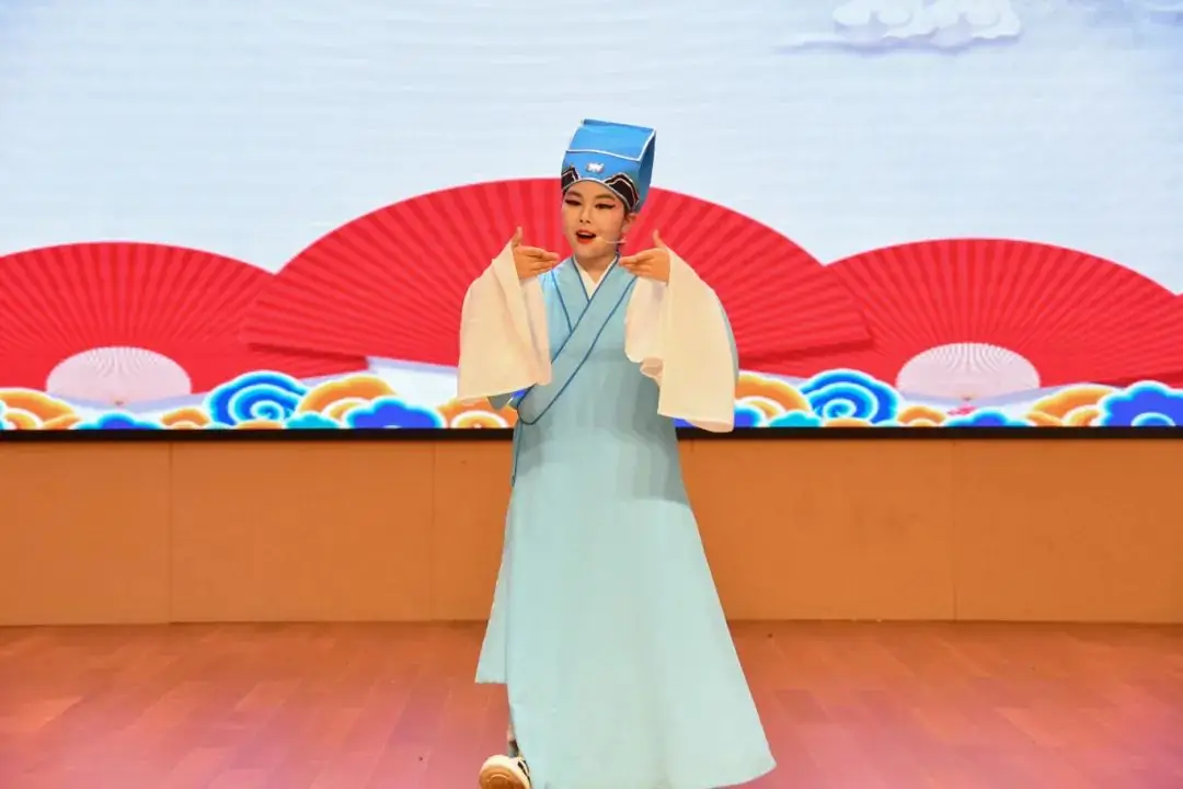 【课程育人】马鞍中心小学举行“童心向党 艺彩纷呈”校园文化艺术节暨第六届戏曲小梅花评比活动 第19张 【课程育人】马鞍中心小学举行“童心向党 艺彩纷呈”校园文化艺术节暨第六届戏曲小梅花评比活动 第19张