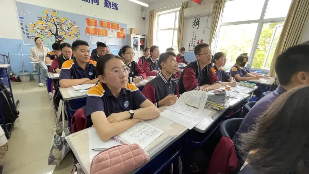 聚焦新中考 蓄力新突破—— 嘉汇中学开展省模后专题教学研讨活动 第46张 聚焦新中考 蓄力新突破—— 嘉汇中学开展省模后专题教学研讨活动 第46张