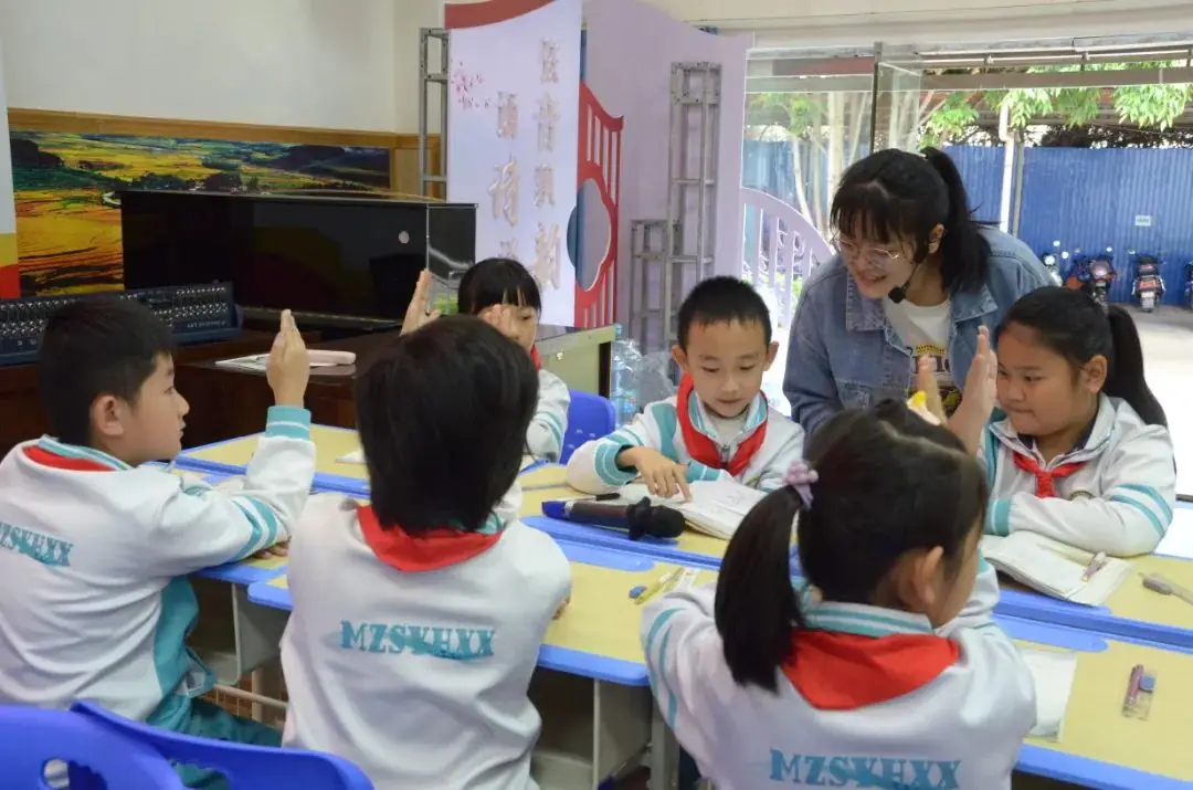 蒙自市银河小学举行青年教师“新晖杯”语文教学竞赛 第3张 蒙自市银河小学举行青年教师“新晖杯”语文教学竞赛 第3张