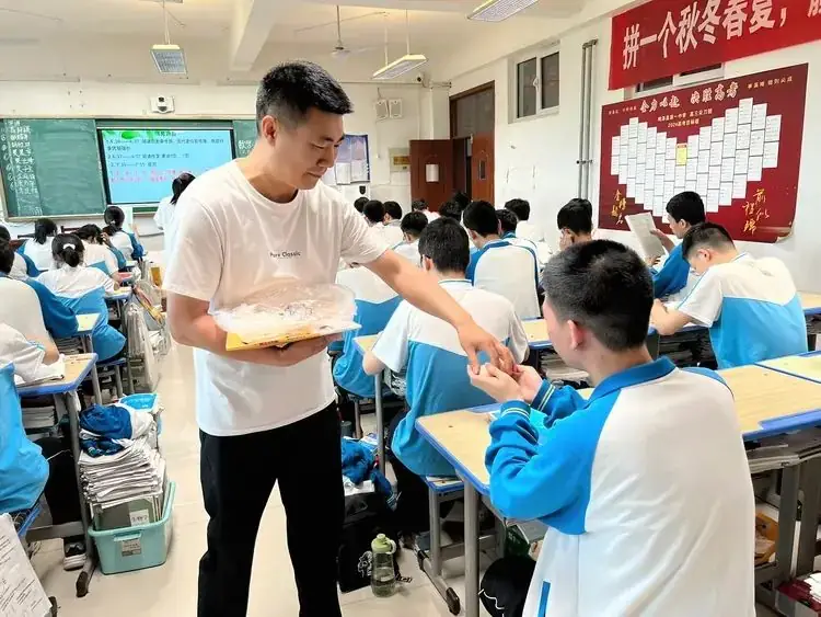 爱心助力高考 暖心营养行动 || 鸡泽一中为高三学子免费供应鸡蛋 第6张 爱心助力高考 暖心营养行动 || 鸡泽一中为高三学子免费供应鸡蛋 第6张