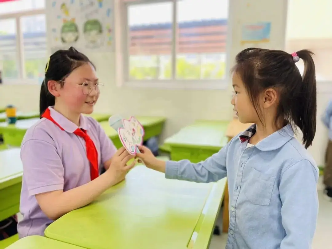 【幼小衔接】“趣”见小学,筑梦成长——紫薇幼儿园大班组入队仪式体验活动 第49张 【幼小衔接】“趣”见小学,筑梦成长——紫薇幼儿园大班组入队仪式体验活动 第49张