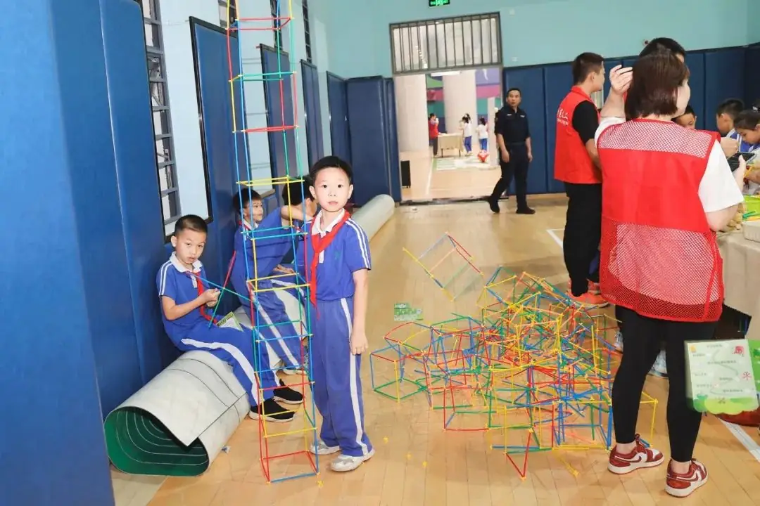 莲花山下好大一节数学课:新莲小学“空中农场的几何美学”课程长卷 第27张 莲花山下好大一节数学课:新莲小学“空中农场的几何美学”课程长卷 第27张