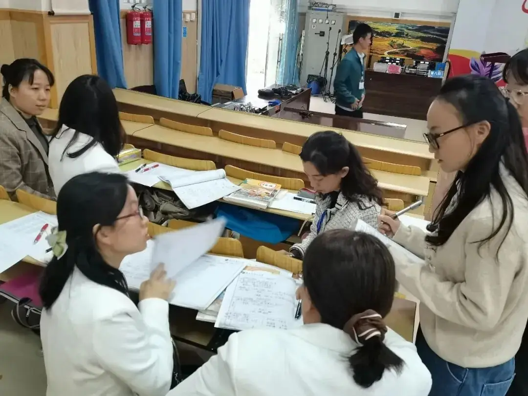 蒙自市银河小学举行青年教师“新晖杯”语文教学竞赛 第7张 蒙自市银河小学举行青年教师“新晖杯”语文教学竞赛 第7张