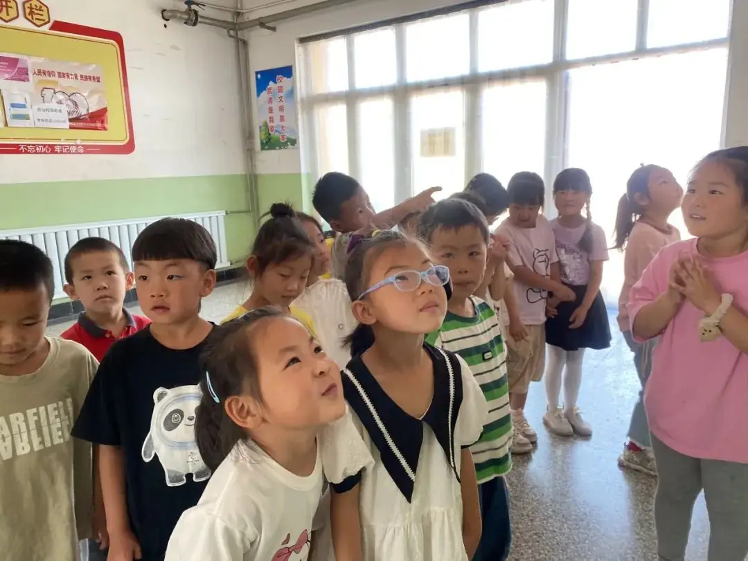 幼小衔接|初探小学 礼遇成长——大孟庄镇第二幼儿园幼小衔接活动之小学初体验 第7张 幼小衔接|初探小学 礼遇成长——大孟庄镇第二幼儿园幼小衔接活动之小学初体验 第7张