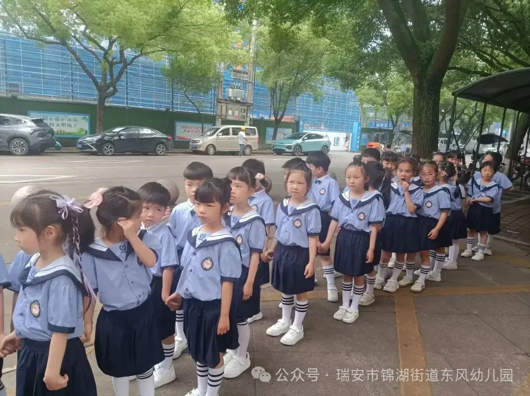 “幼”遇小学 向梦出发——瑞安市锦湖街道东风幼儿园参观小学活动 第29张 “幼”遇小学 向梦出发——瑞安市锦湖街道东风幼儿园参观小学活动 第29张
