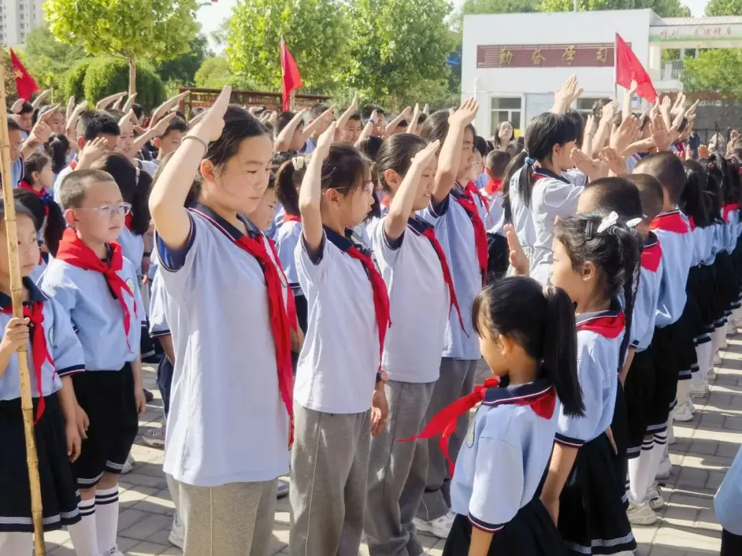 汇仟小学2024年“红领巾爱祖国”一年级新队员入队仪式 第55张 汇仟小学2024年“红领巾爱祖国”一年级新队员入队仪式 第55张