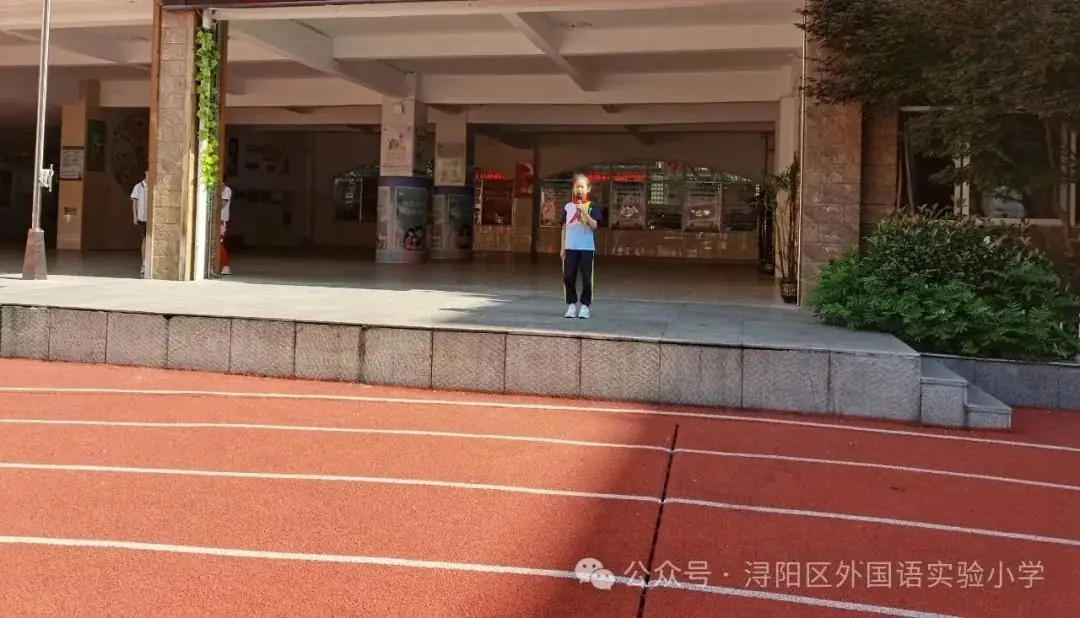 外国语实验小学举行“红领巾爱祖国”入队仪式 第12张 外国语实验小学举行“红领巾爱祖国”入队仪式 第12张