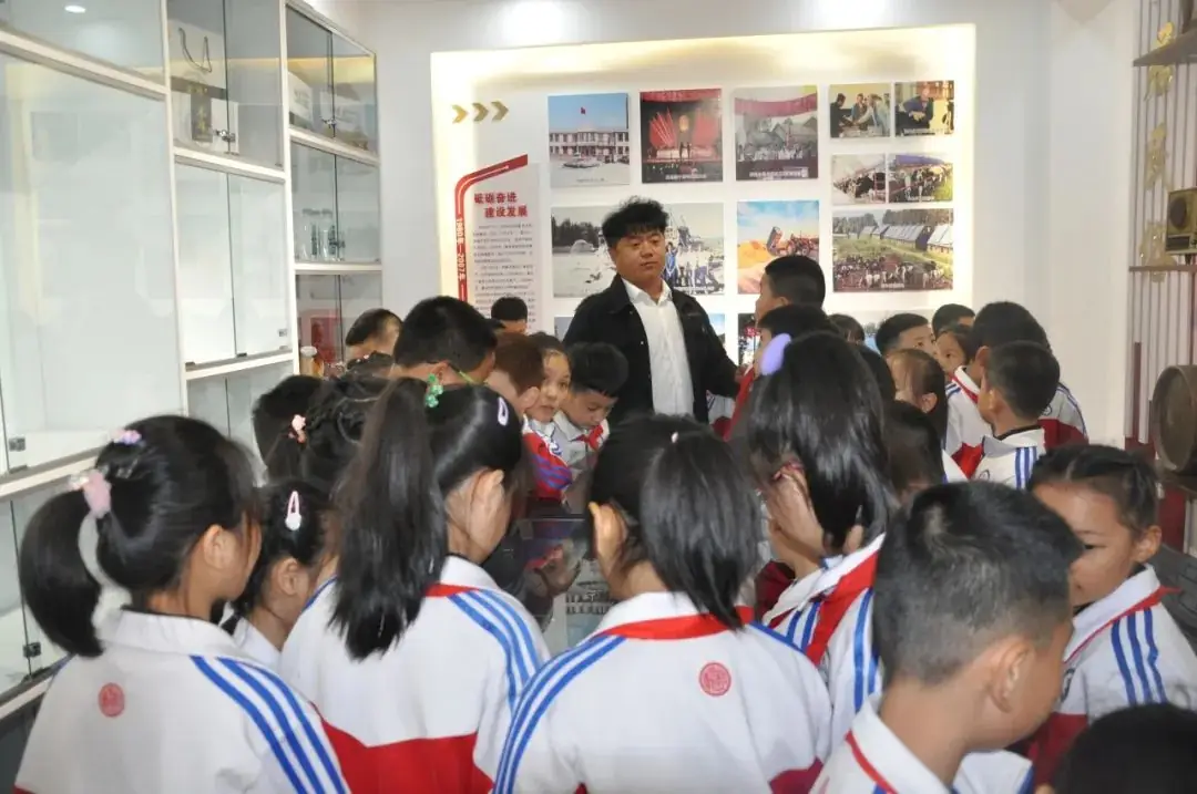 【第九小学 • 少先队】第九小学开展“欢庆'六·一'穿越稻香 耕耘未来”主题实践活动 第13张 【第九小学 • 少先队】第九小学开展“欢庆'六·一'穿越稻香 耕耘未来”主题实践活动 第13张
