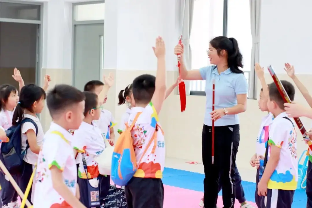幼小衔接|“初遇小学,快乐启程”大班级幼儿走进小学活动 第30张 幼小衔接|“初遇小学,快乐启程”大班级幼儿走进小学活动 第30张