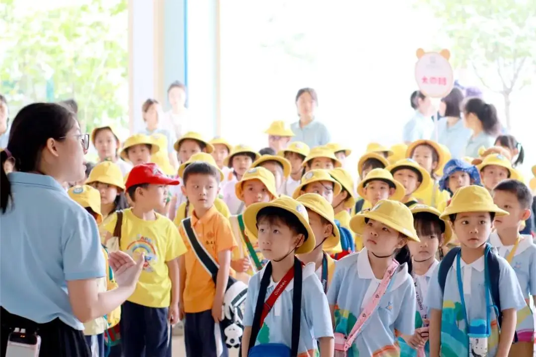 幼小衔接|“初遇小学,快乐启程”大班级幼儿走进小学活动 第17张 幼小衔接|“初遇小学,快乐启程”大班级幼儿走进小学活动 第17张