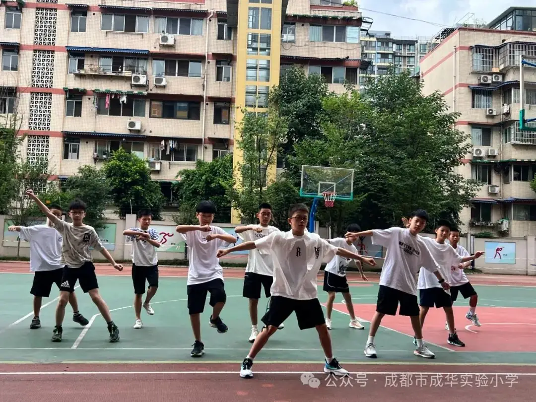 【知心德育】成华实验小学香木林校区国旗下中队活动 | 童心飞扬,快乐成长 第9张