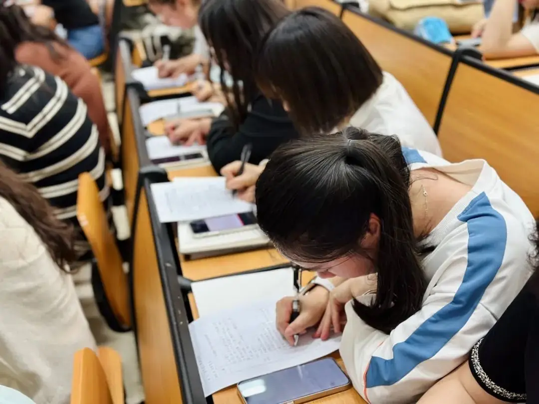 【金实小学】坚守师德底线  塑造师风典范——金实小学学习《中小学教育惩戒规则》 第10张