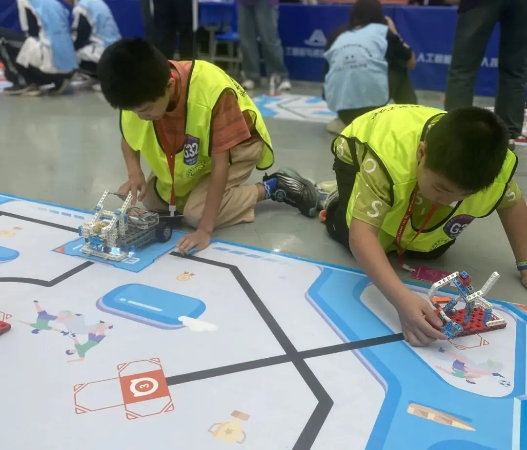喜报|平和县小溪中心小学代表队在漳州市第四届人工智能与机器人挑战赛上喜获佳绩! 第12张 喜报|平和县小溪中心小学代表队在漳州市第四届人工智能与机器人挑战赛上喜获佳绩! 第12张