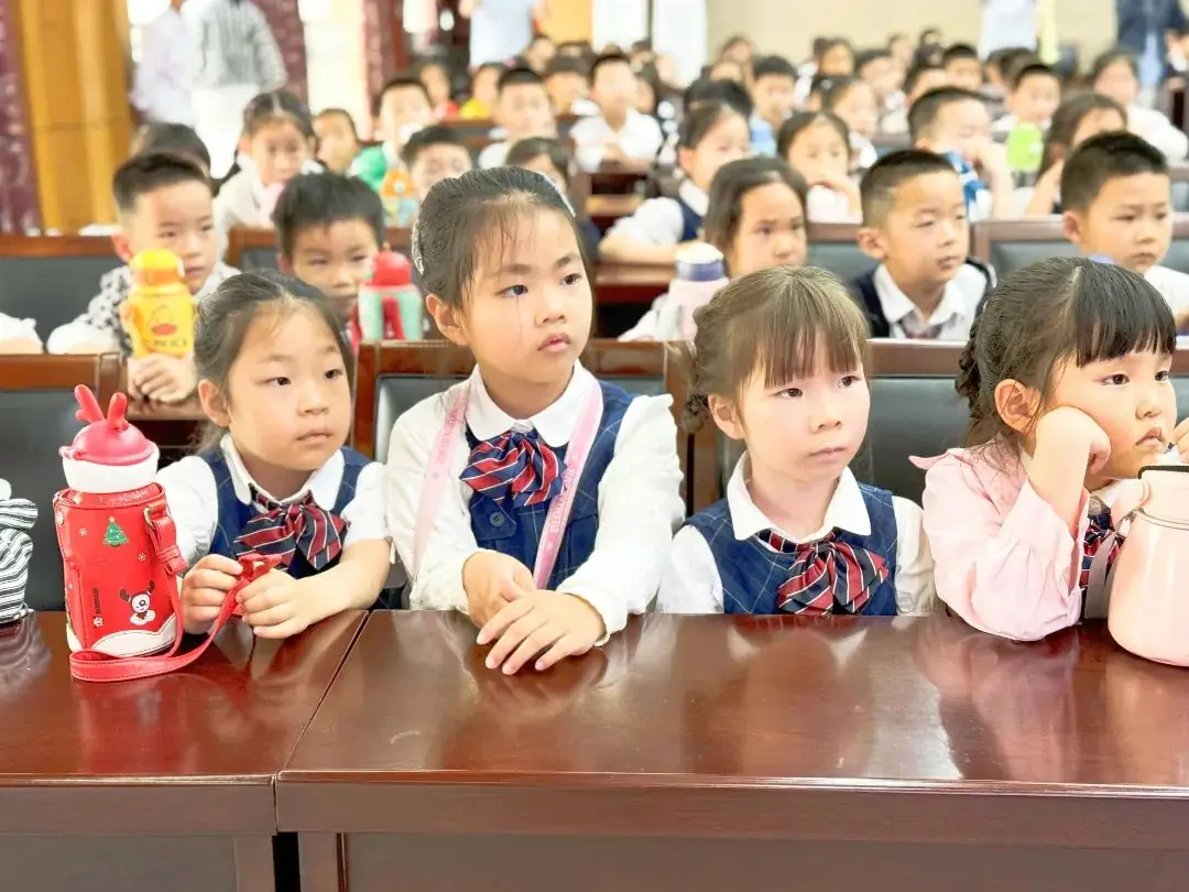 实小·共育 | “趣”见小学 “幼”见成长——平冈校区幼小衔接活动 第16张 实小·共育 | “趣”见小学 “幼”见成长——平冈校区幼小衔接活动 第16张