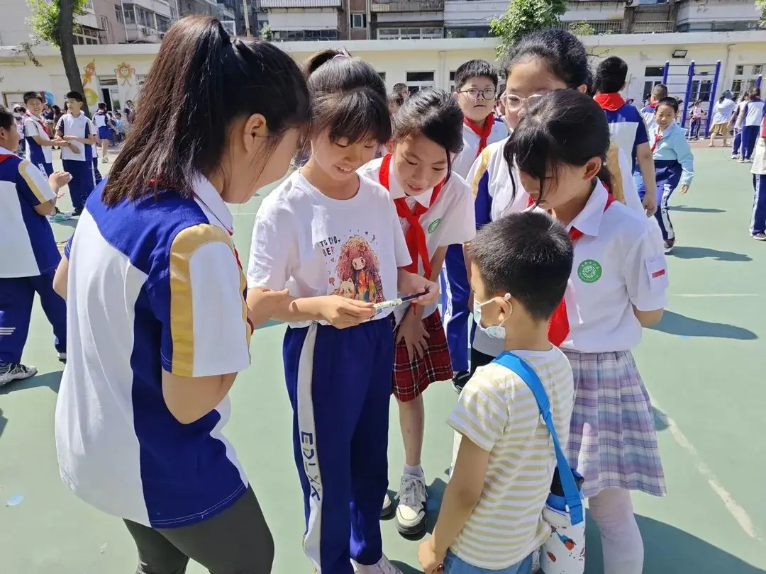 【幼小衔接】探秘小学之旅 共赴成长之约——河西四幼大班幼儿参观小学活动 第38张 【幼小衔接】探秘小学之旅 共赴成长之约——河西四幼大班幼儿参观小学活动 第38张