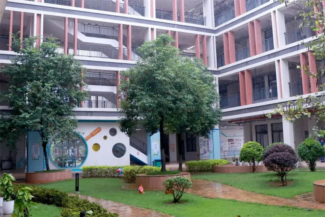 幼小衔接|“初遇小学,快乐启程”大班级幼儿走进小学活动 第16张 幼小衔接|“初遇小学,快乐启程”大班级幼儿走进小学活动 第16张