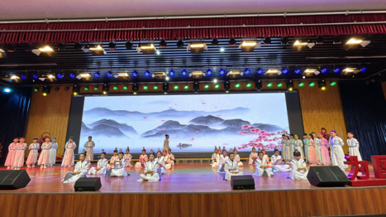 童心向祖国·强国好少年——睢阳区胜利小学庆“六一”文艺汇演(三年级篇)-第9张图片-四季读书网
