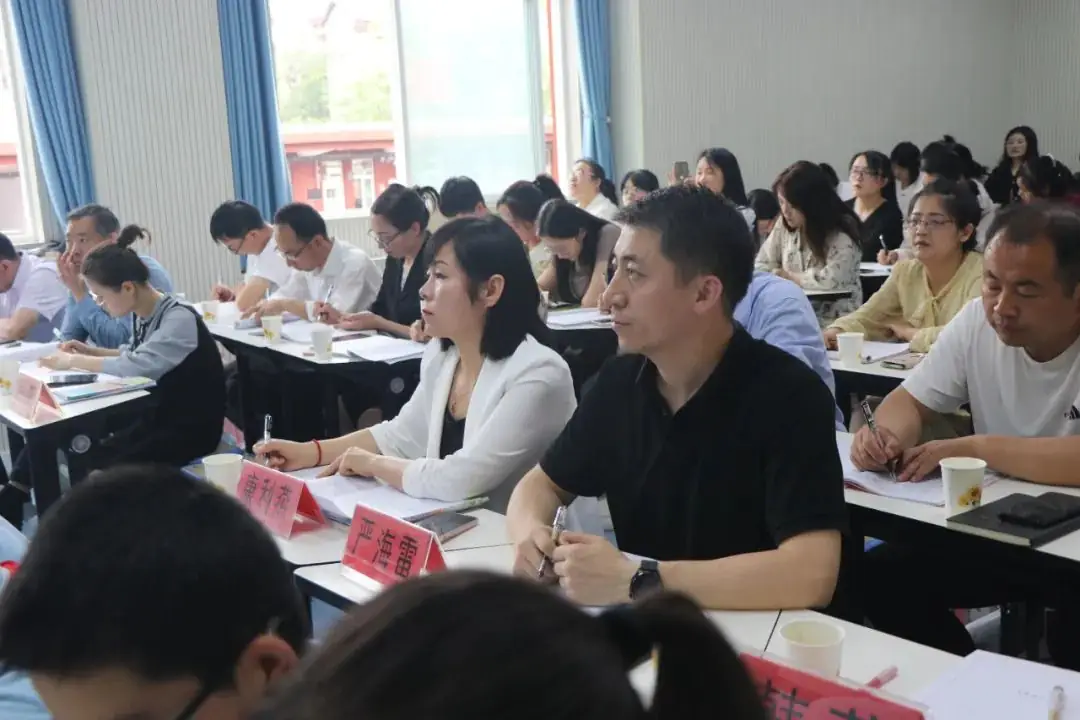 【大雁塔小学教育集团・送教篇】石华分校“名校+”共同体——洛南县第二小学送教送培交流活动 第16张 【大雁塔小学教育集团・送教篇】石华分校“名校+”共同体——洛南县第二小学送教送培交流活动 第16张