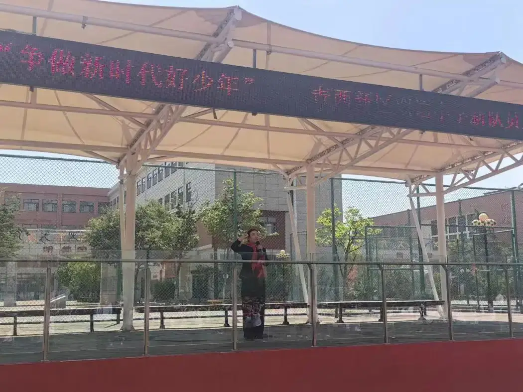 【双语小学教育集团·双语校区·全环境立德树人】青岛西海岸新区双语小学“争做新时代好队员”新队员入队仪式 第17张