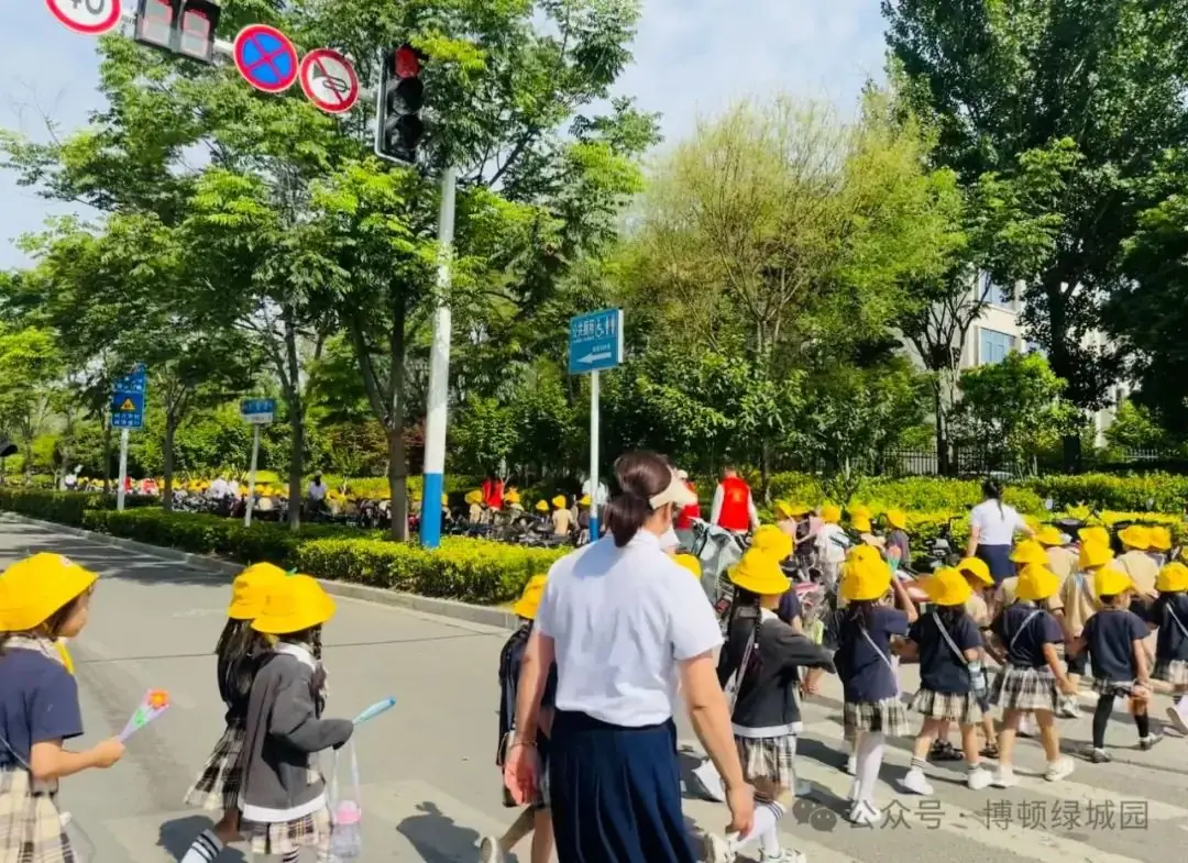 初探小学,礼遇成长——萧县博顿绿城幼儿园幼小衔接参观小学系列活动 第14张 初探小学,礼遇成长——萧县博顿绿城幼儿园幼小衔接参观小学系列活动 第14张