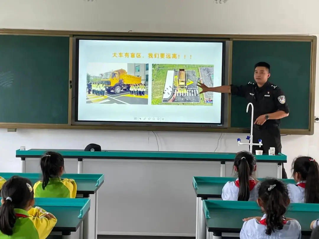 校园安全伴你行|市载道小学:着力上好安全教育“三堂课” 筑牢校园安全防线-第7张图片-四季读书网 校园安全伴你行|市载道小学:着力上好安全教育“三堂课” 筑牢校园安全防线-第7张图片-四季读书网