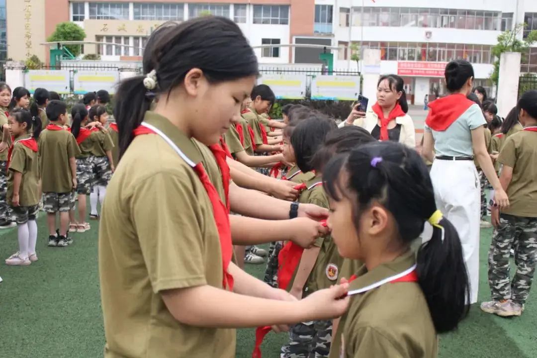 石城县第五小学“红领巾 爱祖国”新队员分批入队仪式 第25张 石城县第五小学“红领巾 爱祖国”新队员分批入队仪式 第25张