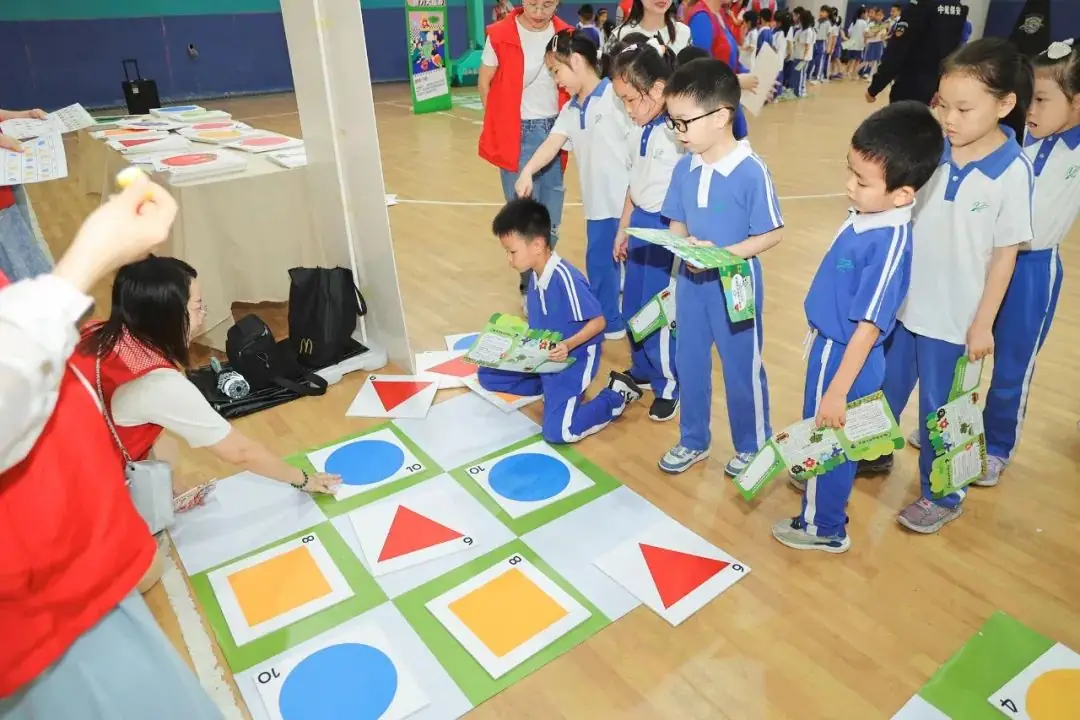 莲花山下好大一节数学课:新莲小学“空中农场的几何美学”课程长卷 第29张 莲花山下好大一节数学课:新莲小学“空中农场的几何美学”课程长卷 第29张