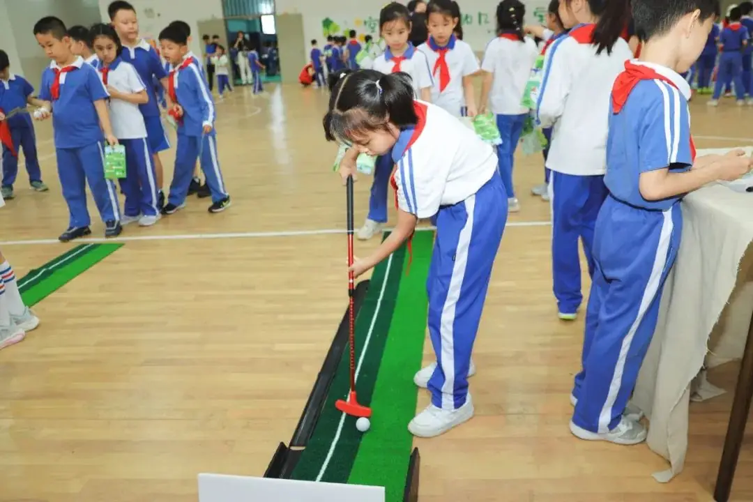 莲花山下好大一节数学课:新莲小学“空中农场的几何美学”课程长卷 第36张 莲花山下好大一节数学课:新莲小学“空中农场的几何美学”课程长卷 第36张