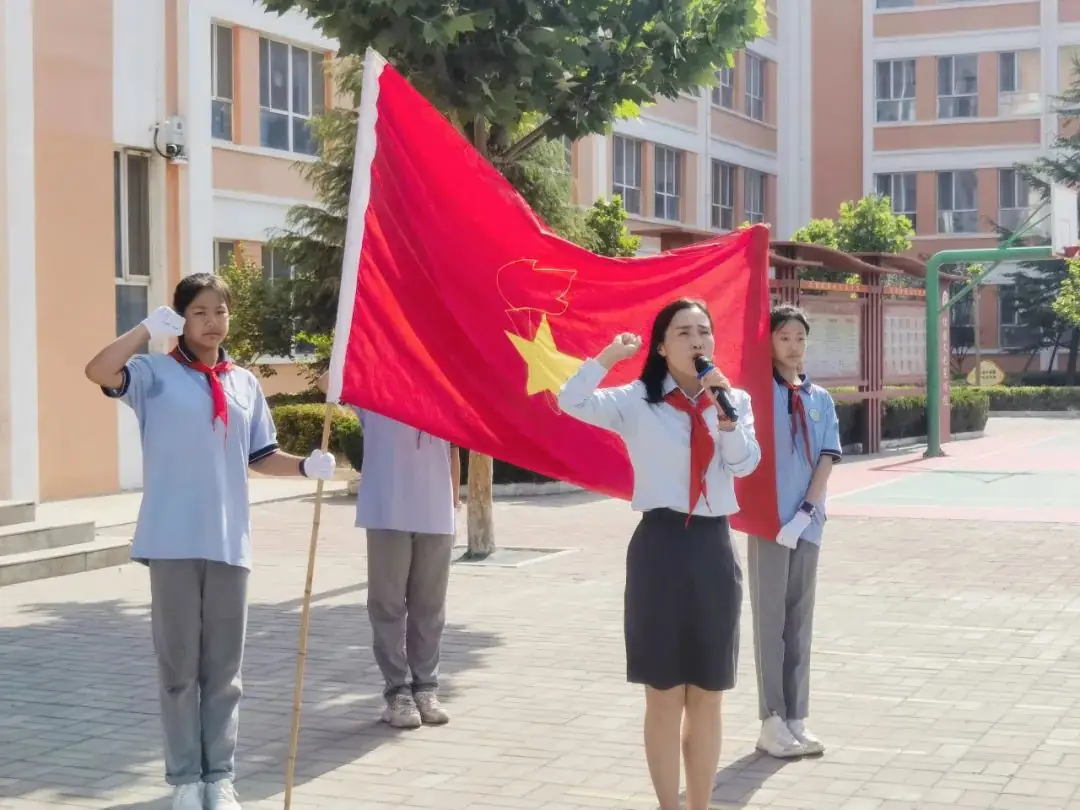 汇仟小学2024年“红领巾爱祖国”一年级新队员入队仪式 第74张 汇仟小学2024年“红领巾爱祖国”一年级新队员入队仪式 第74张