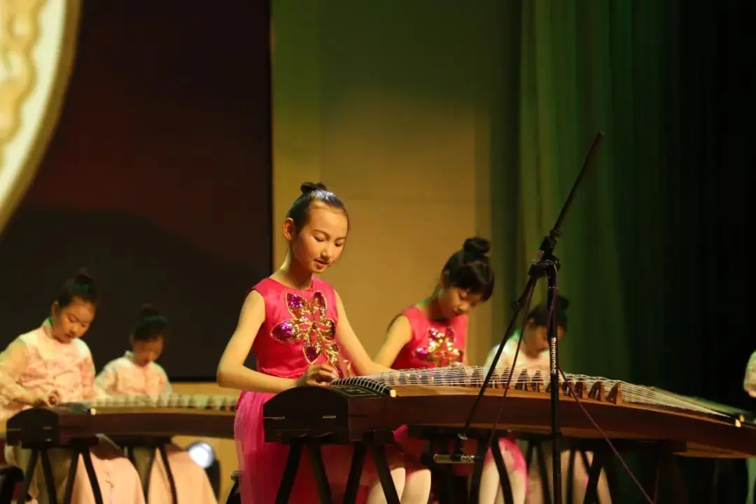 【友谊路小学 情感德育】老少共抒爱国情 同心奋进新征程——友谊路小学承办如东县关工委主题教育现场推进会 第18张 【友谊路小学 情感德育】老少共抒爱国情 同心奋进新征程——友谊路小学承办如东县关工委主题教育现场推进会 第18张