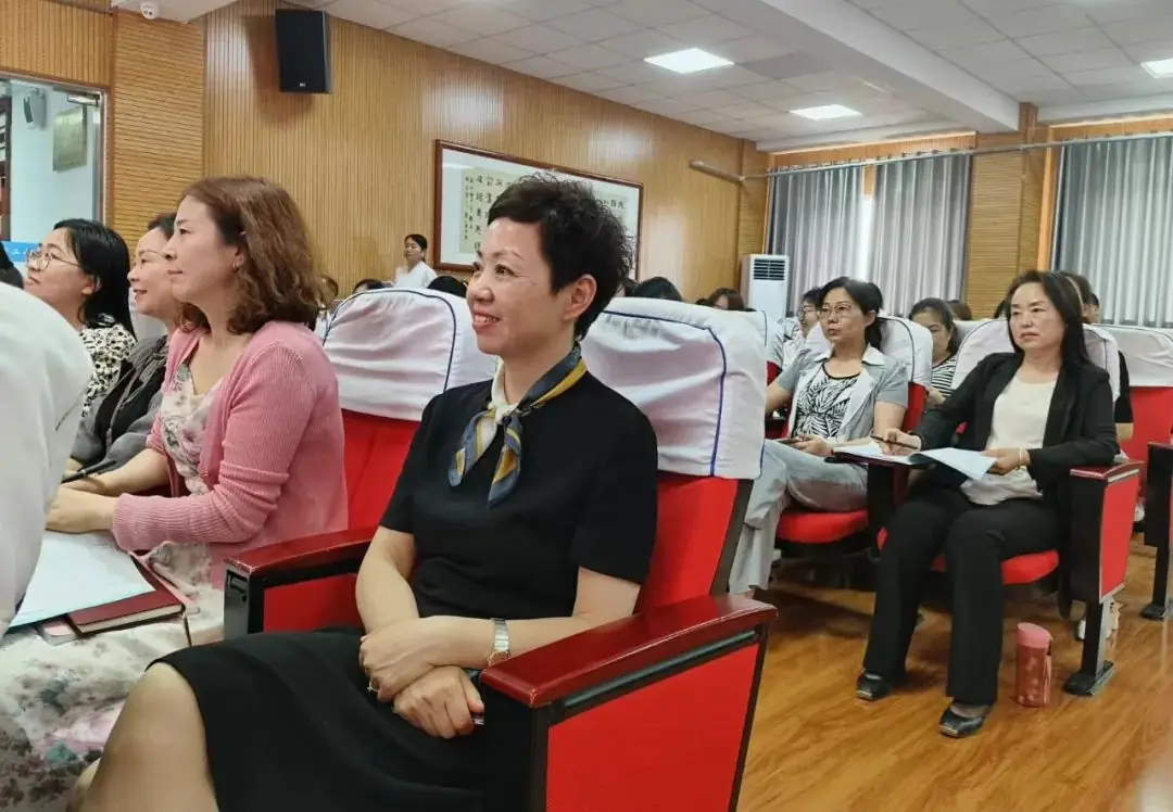 【大雁塔小学教育集团・送教篇】石华分校“名校+”共同体——洛南县第二小学送教送培交流活动 第8张 【大雁塔小学教育集团・送教篇】石华分校“名校+”共同体——洛南县第二小学送教送培交流活动 第8张