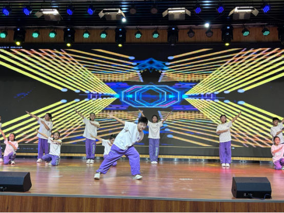 童心向祖国·强国好少年——睢阳区胜利小学庆“六一”文艺汇演(三年级篇)-第8张图片-四季读书网