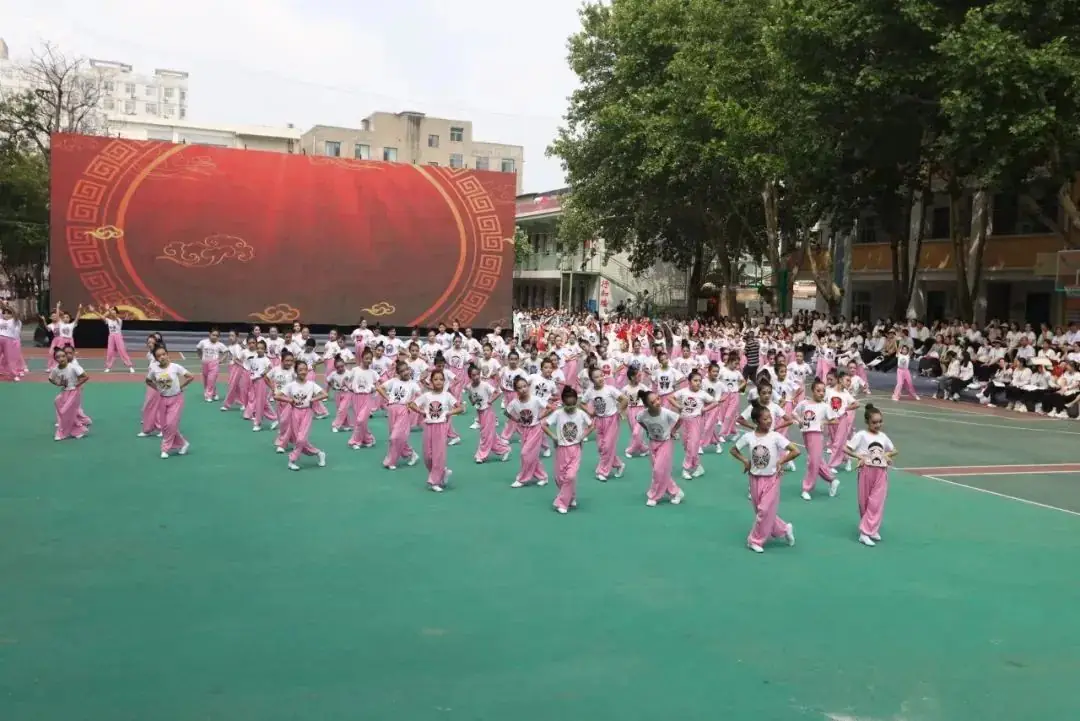 运城市庆祝“六一”国际儿童节暨小学教育教学改革人民路学校现场会召开 第13张 运城市庆祝“六一”国际儿童节暨小学教育教学改革人民路学校现场会召开 第13张