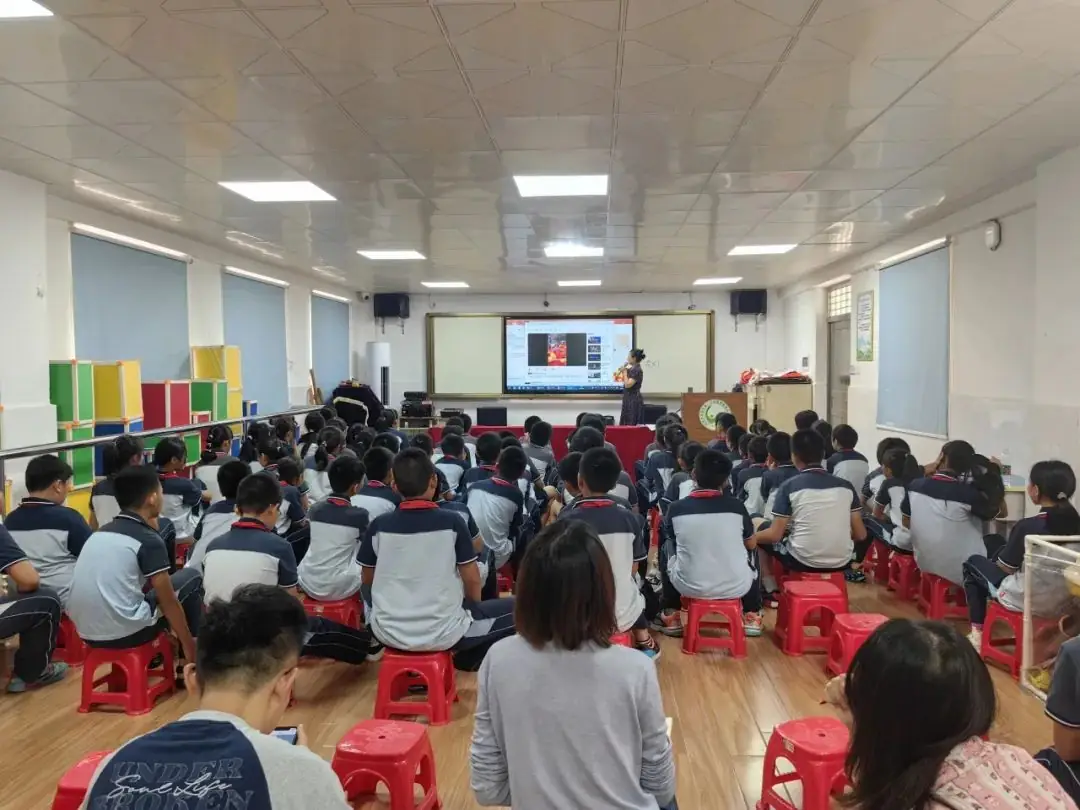 【金湾区第一小学教育集团】匠心润童心·传承育未来—连湾小学劳模进校园宣讲活动 第13张 【金湾区第一小学教育集团】匠心润童心·传承育未来—连湾小学劳模进校园宣讲活动 第13张