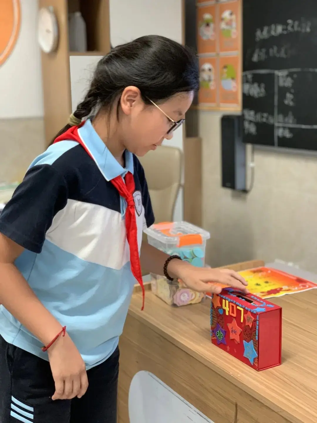 献出一份爱心,托起一份希望——新碶小学开展“慈善一日捐”活动 第13张 献出一份爱心,托起一份希望——新碶小学开展“慈善一日捐”活动 第13张