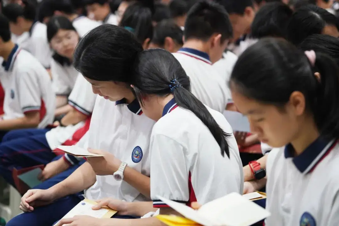 百舸争流 迎战中考——我校隆重举行2024届初三中考冲刺动员大会 第19张 百舸争流 迎战中考——我校隆重举行2024届初三中考冲刺动员大会 第19张