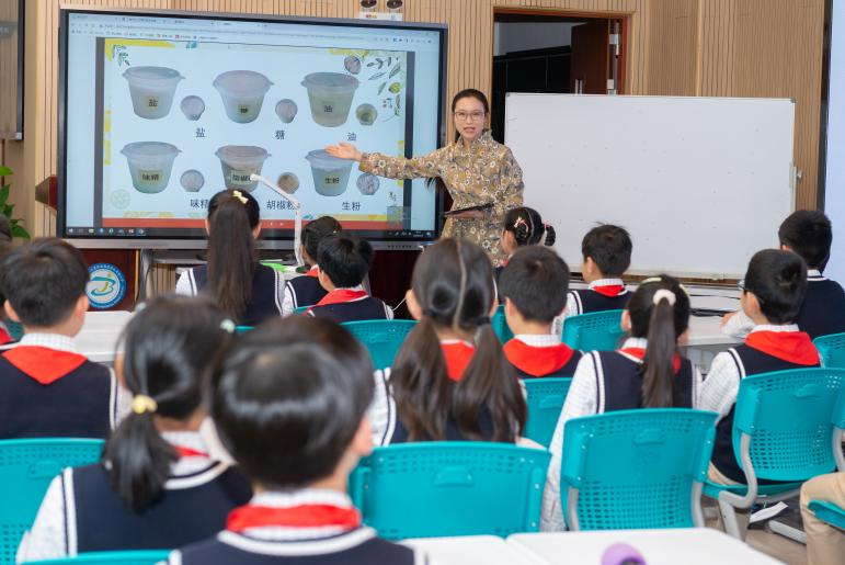 数字化转型助力小学科学教学实践——记杨浦区小学科学与技术教研活动 第3张 数字化转型助力小学科学教学实践——记杨浦区小学科学与技术教研活动 第3张